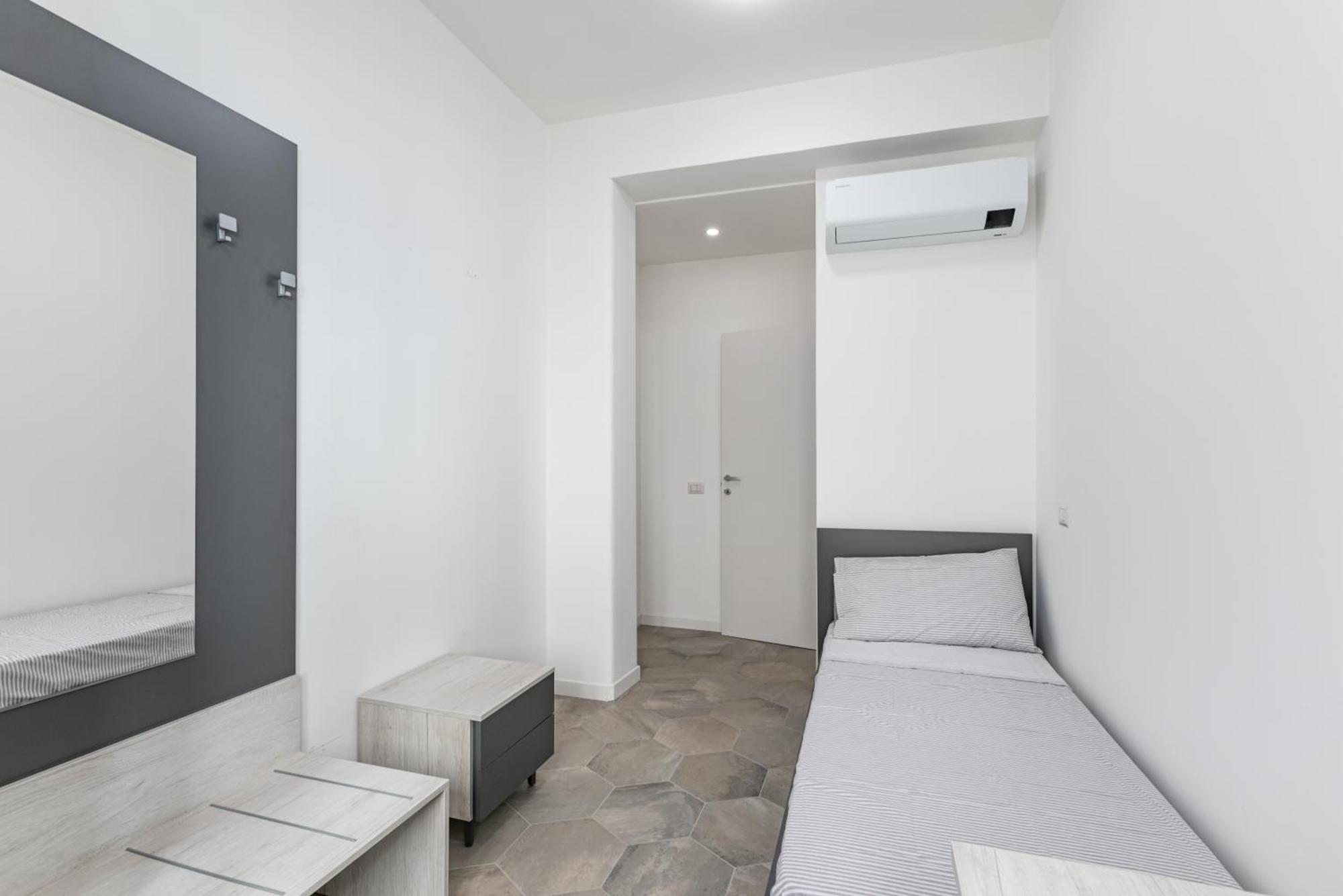 Skylife Modern 4-bedroom Trastevere Apartment
